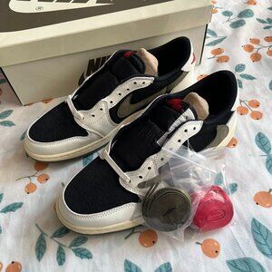 Olive Jordan 1 Retro Low Og Sp Travis Scott Sneakers